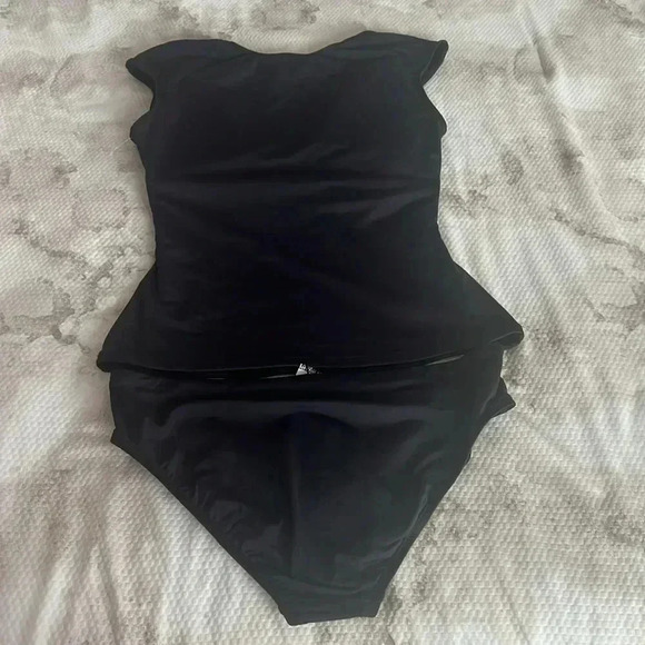 Bleu Rod Beattie Let's Get Twisted Cap Sleeve
Tankini Top - Picture 8 of 10